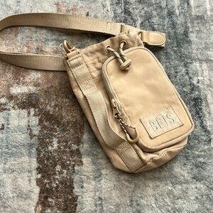 Beis the water bottle sling